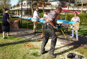 Maibaum vorbereiten
