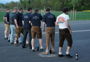 das Biertrinken Flaschenspiel