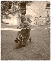 Schwester und  . . .